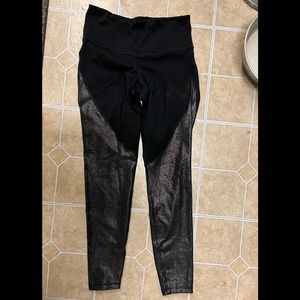 Old Navy Active wear leggings. Size M. (10) Sparkly